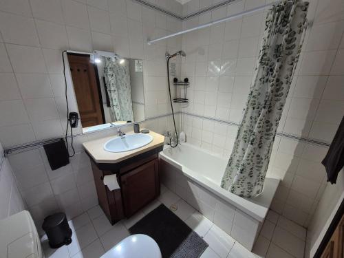 Albufeira Cozy Sea View with Balcony & Resort Access