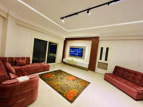 Posezení v ubytování North coast Villa 2nd row from beach with 4 master rooms and 200m Garden standalone - Families only