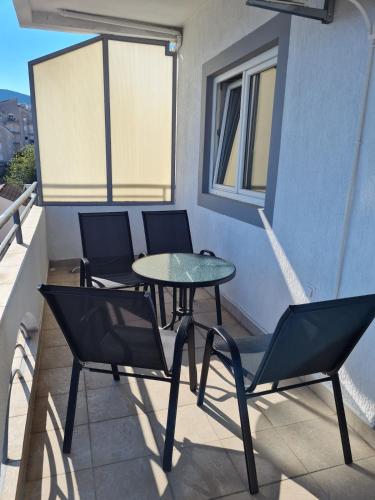 Balkon atau teras di NataLena