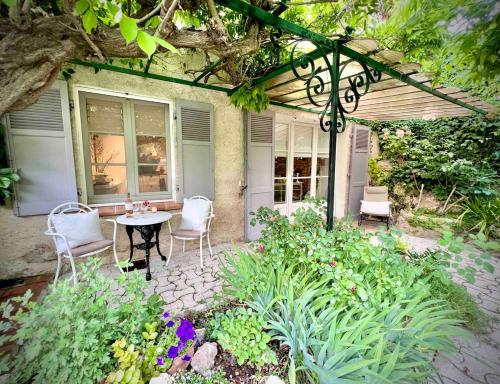 Photo de la galerie de l'établissement Provence Romantic Home - Heart Historical Village, à Besse-sur-Issole