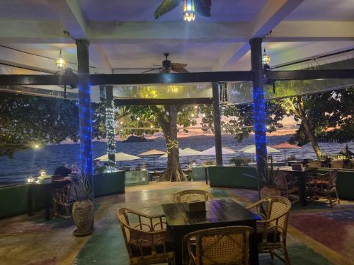Restaurace v ubytování Yao Yai Beach Resort