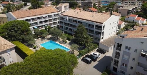 an aerial view of a apartment complex with a swimming pool at Baie de Sanary - Beau F2 bord de mer avec piscine in Six-Fours-les-Plages
