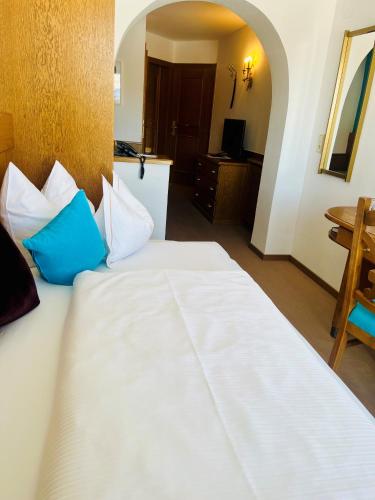 Katil atau katil-katil dalam bilik di Hotel & Chalet Montana