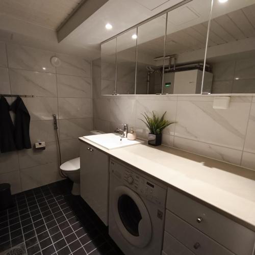 Bilik mandi di Spacious luxury home