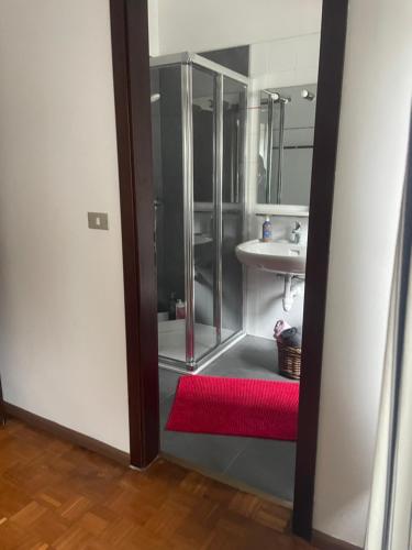A bathroom at La casa di nonno carlo