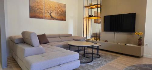 Cardak Apartment, with garden, free private parking