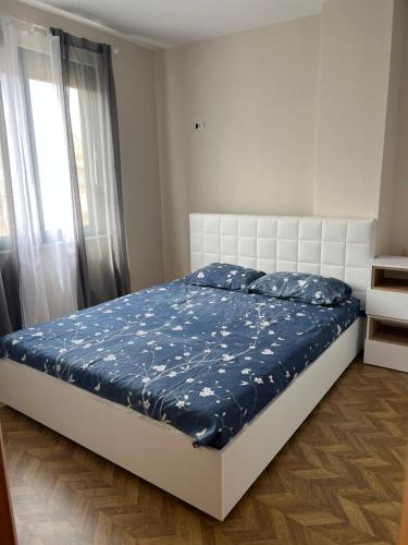 Joana04 Golem, Durres