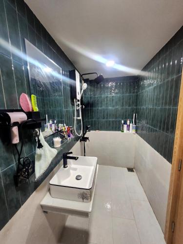 Ένα μπάνιο στο Homestay Gác Lửng Tuy Hòa