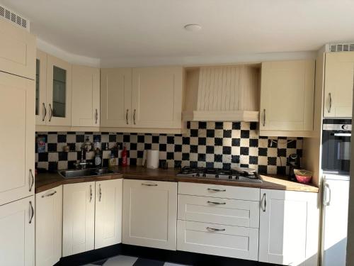 Cucina o angolo cottura di Beautiful entire house in the center