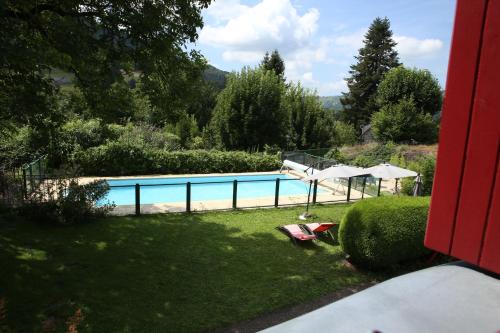 Piscina a Auberge de l'Aspre o a prop