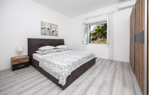 Holiday Home Kastel Kambelovac 11