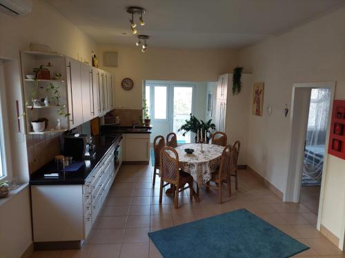 Η κουζίνα ή μικρή κουζίνα στο Apartment Monika