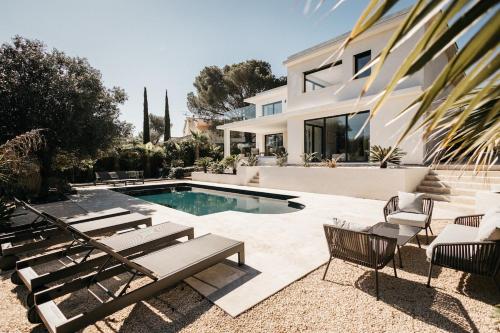 Villa 328