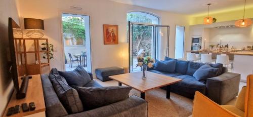 ESPRIT LOFT, Appartement d'Exception, 3 chambres, Jardin au Centre Ville, Climatisation
