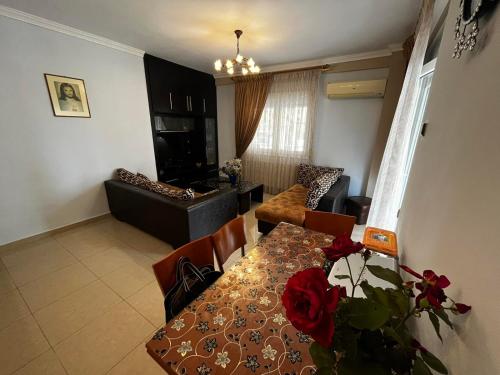 Ruang duduk di Sonia's Apartment