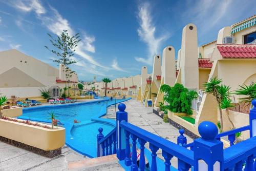 SUNNY POOL PATIO - 2 bedrooms 2 baths