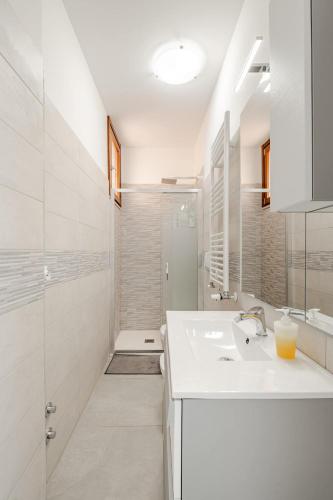 Koupelna v ubytování la casa di valeria con piscina