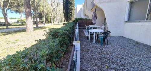 Appart 8 pers, 80M2, parking privée, Mer & lac à pied, Face parc aquatique