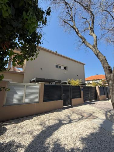 Sara Residence
