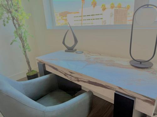 Φωτογραφία από το άλμπουμ του Designer 1 Bedroom Condo in Prime Hollywood στο Λος Άντζελες