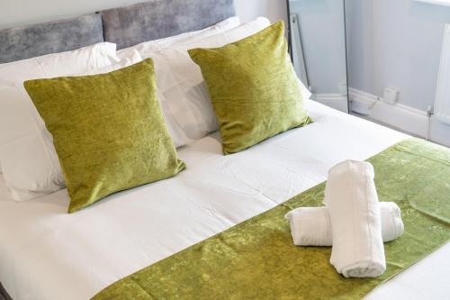 Luxury Tottenham Stadium Retreat - 2 minute walk to stadium photo 22
