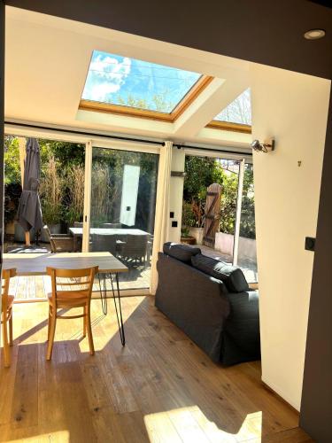 Paul Cézanne garden apartment with air conditioning