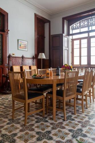 Comfortable Room in Historic Casa Quesada Shared House