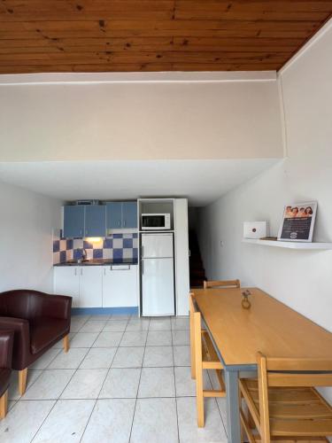 Η κουζίνα ή μικρή κουζίνα στο Appartement 4 pers vue lac Raviège