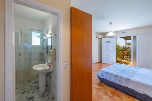 Gallery image of Delfinia in Vlachata