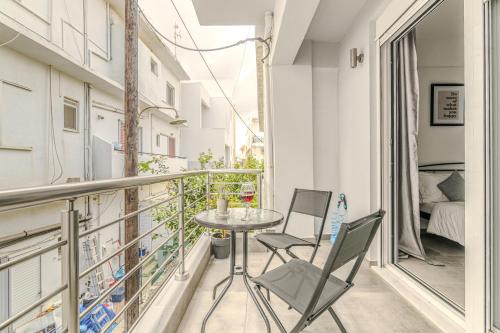 Spacious Urban Flat With Balcony