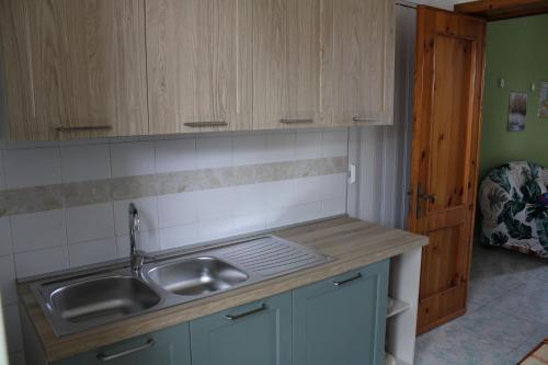 A kitchen or kitchenette at casa blu