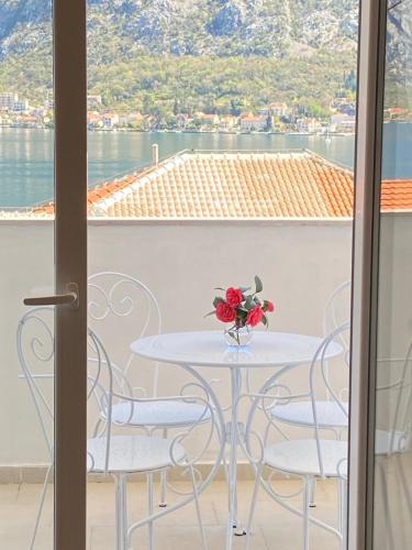 Balkón nebo terasa v ubytování 2BR apartment with sea view!