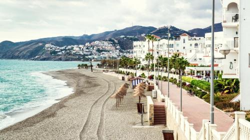 Modern Central Apartment - South Costa, Nerja