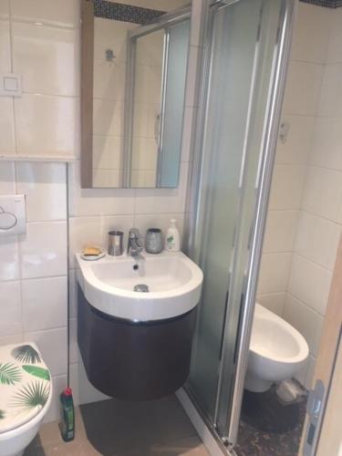 Photo de la galerie de l'établissement Studio et ses deux piscines, à Nice