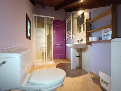 Ένα μπάνιο στο Apartamentos El Puntual