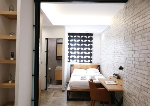 Emily in Athens - Central design awarded flat Syntagma E3