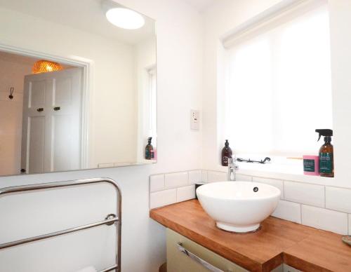 Η κουζίνα ή μικρή κουζίνα στο Cosy flat in heart of Woodstock