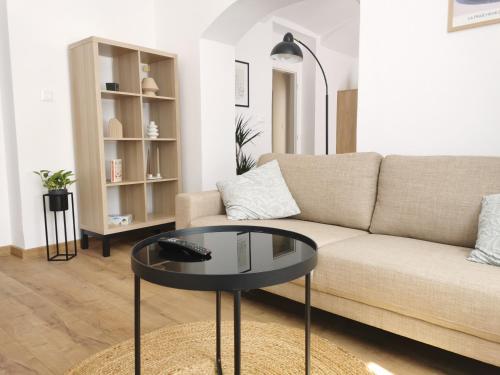 Atlas City Wall Apartment