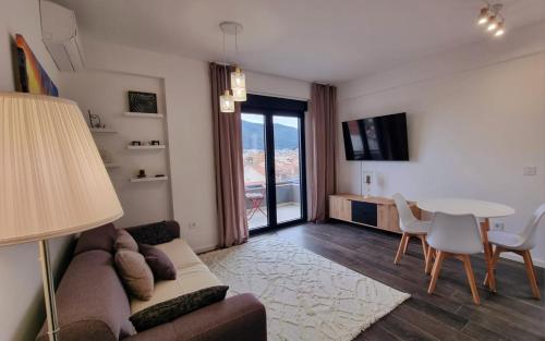 Μια τηλεόραση ή/και κέντρο ψυχαγωγίας στο Tehnoplus apartment