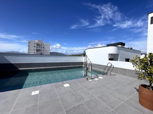 Elegant apartment, central, pool and parking