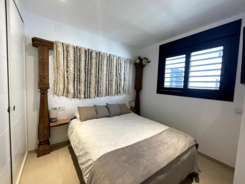 Elegant apartment, central, pool and parking
