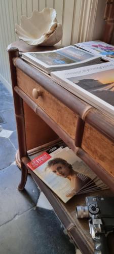 Ένα ή περισσότερα κρεβάτια σε δωμάτιο στο Logies La Chèvre Folle - Lodging & Cooking in Style with Shared Kitchen