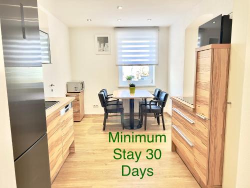 Central 4 Room Apartment MINIMUM STAY 30 DAYs