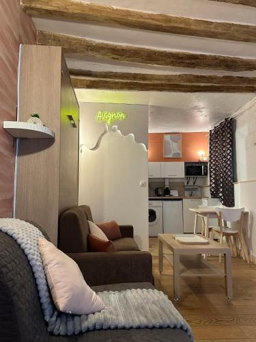 Magnifique Cocon Intra-Muros - Studio de Charme au Coeur d'Avignon