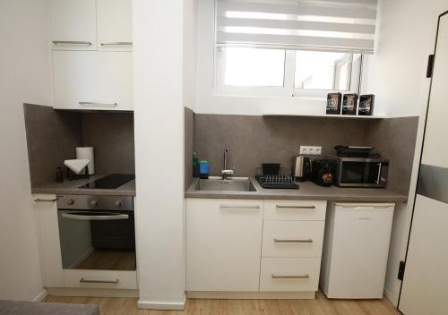 Emily in Athens - Central modern flat Syntagma E4