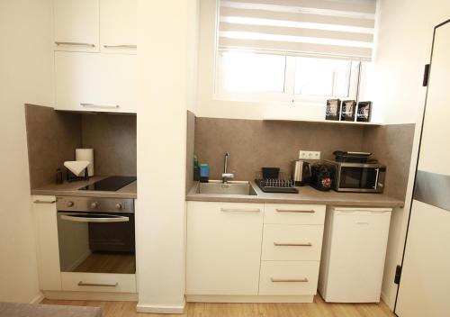 Emily in Athens - Central modern flat Syntagma E4