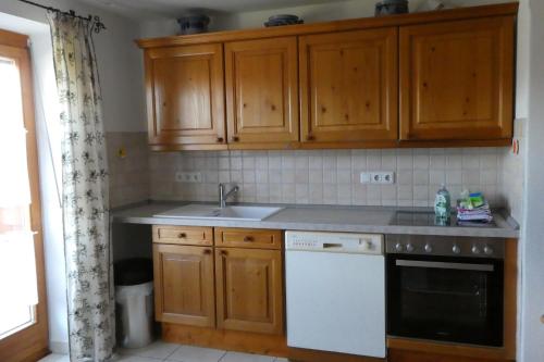 Dapur atau dapur kecil di Ferienwohnung Rötzer