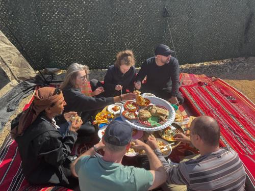 Jídlo v kempu nebo okolí