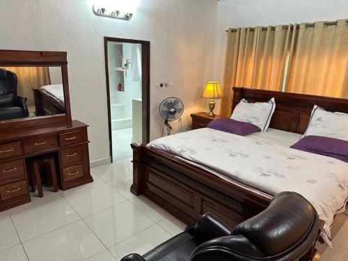 Katil atau katil-katil dalam bilik di Luxury Villa - 3 Bedrooms