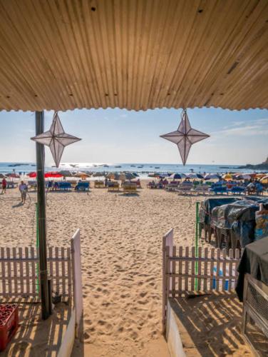 Pantai di atau dekat dengan hotel